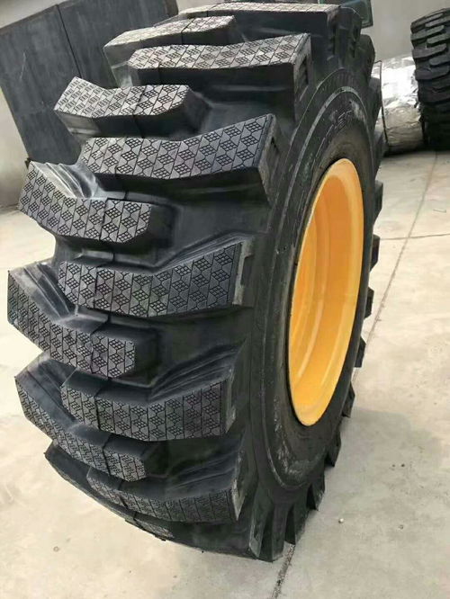 鏟車輪胎16 70 20全鋼半實(shí)心輪胎 性能、生產(chǎn)與市場(chǎng)解析